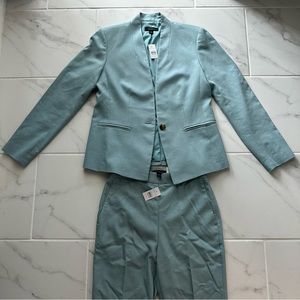 Ann Taylor 2 pc Pant Suit